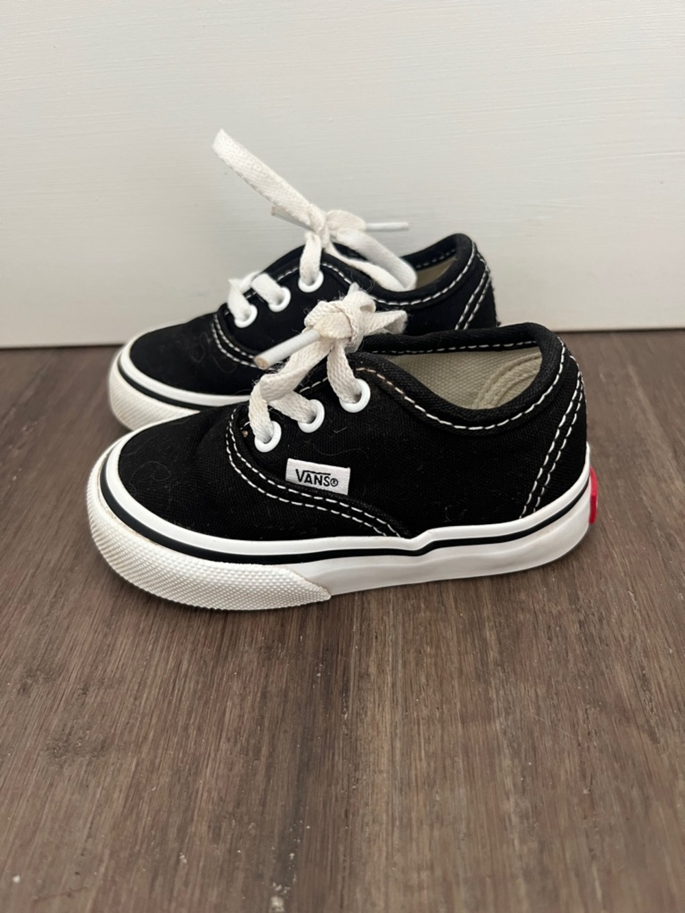 Infant/Toddler Vans Black Shoes - Classic Style Size 3.5
